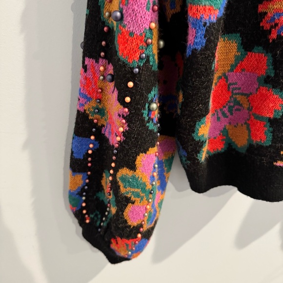 NEW Farm Rio Lily's Garden Floral Embellished Sweater, Size L - Picture 8 of 13